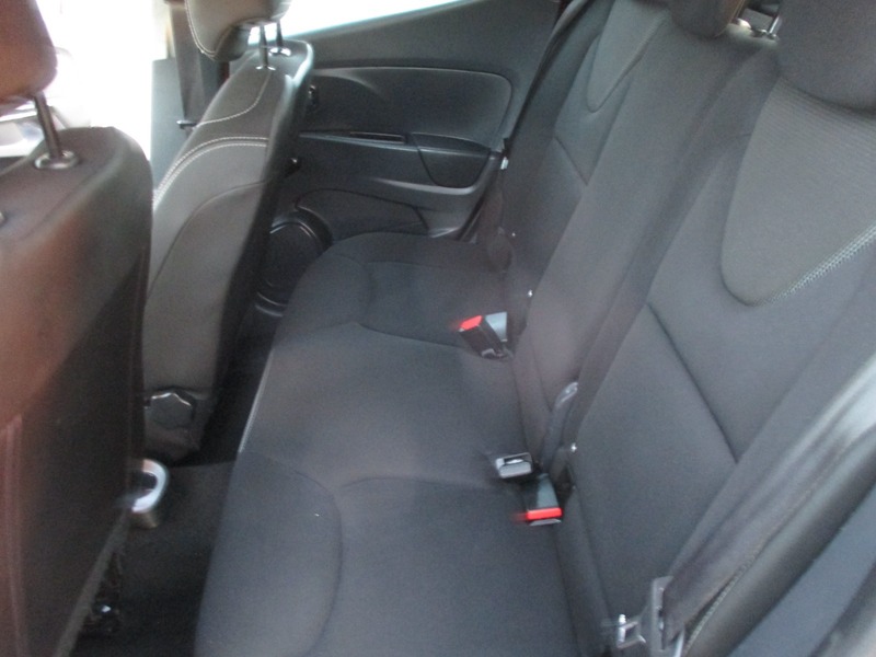 Used Renault Clio 2014 for sale - 76712214: Photo 28