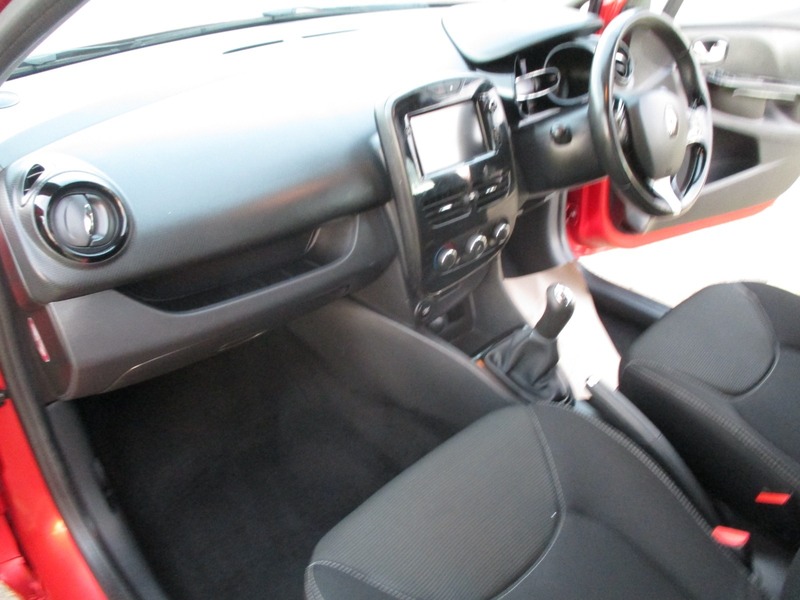 Used Renault Clio 2014 for sale - 76712214: Photo 30