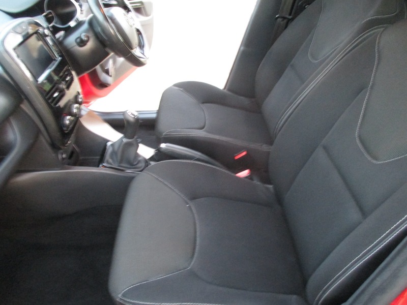 Used Renault Clio 2014 for sale - 76712214: Photo 31