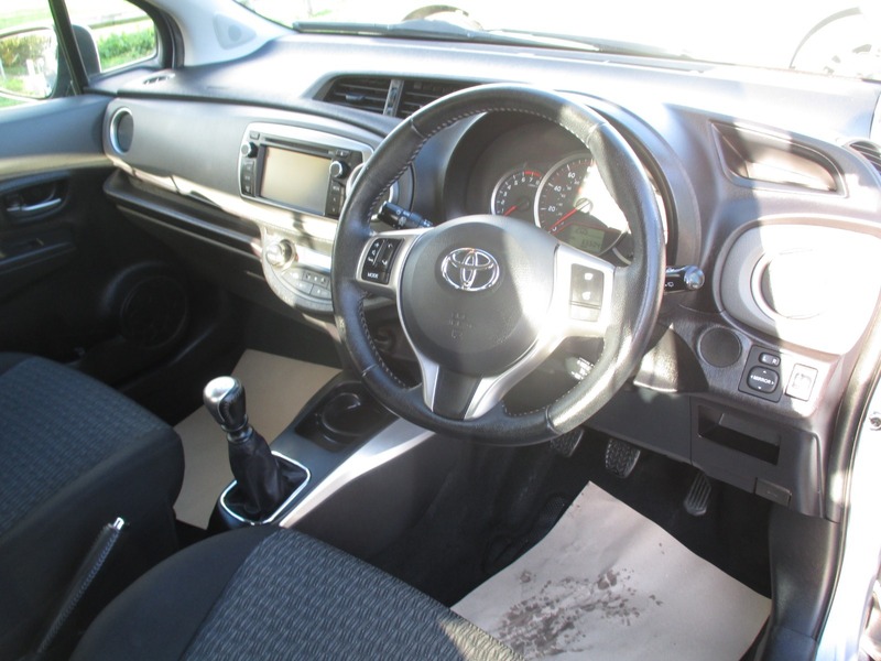 Used Toyota Yaris 2014 for sale - 76798932: Photo 22