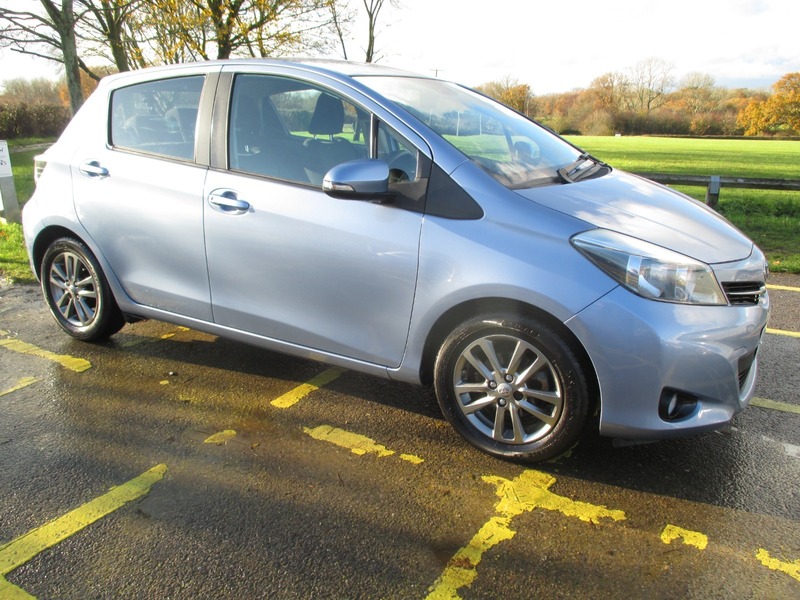 Used Toyota Yaris 2014 for sale - 76798932: Photo 3