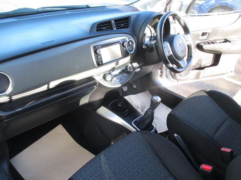 Used Toyota Yaris 2014 for sale - 76798932: Photo 30