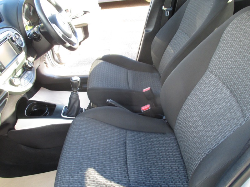 Used Toyota Yaris 2014 for sale - 76798932: Photo 31