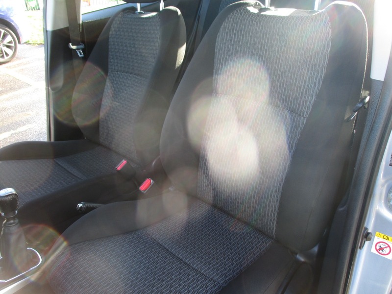 Used Toyota Yaris 2014 for sale - 76798932: Photo 32