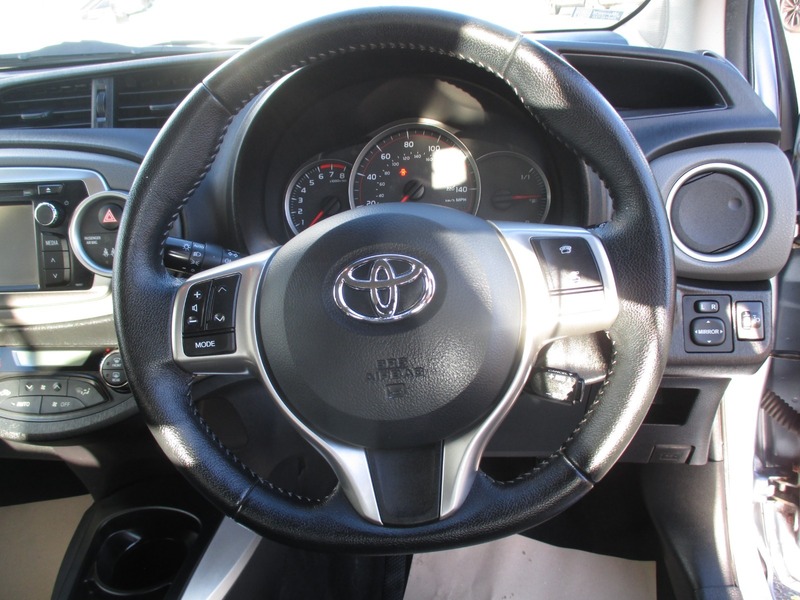 Used Toyota Yaris 2014 for sale - 76798932: Photo 35