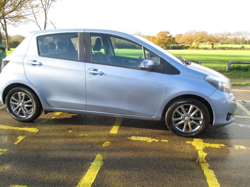 Used Toyota Yaris 2014 for sale - 76798932: Photo 5