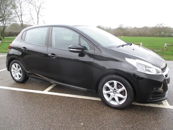 Used Peugeot 208 2015 for sale - 77521725: Photo
