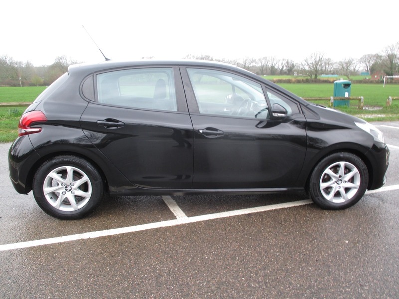 Used Peugeot 208 2015 for sale - 77521725: Photo 6