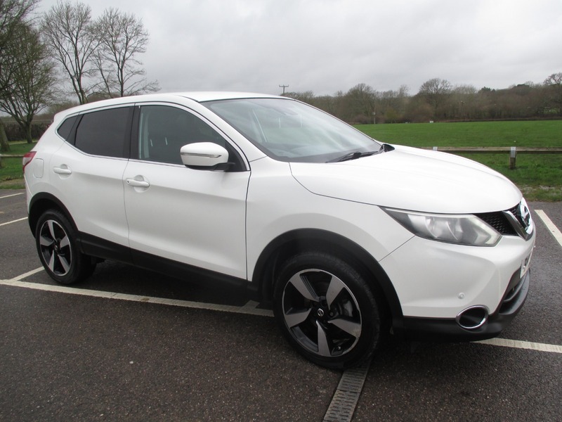 Used Nissan Qashqai 2015 for sale - 77547973: Photo 3