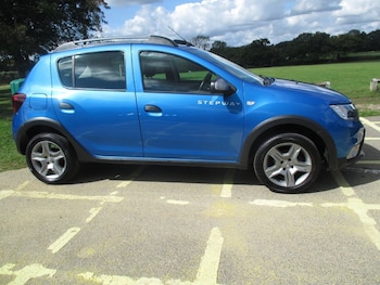Used Dacia Sandero Stepway 2017 for sale - 76192729: Photo