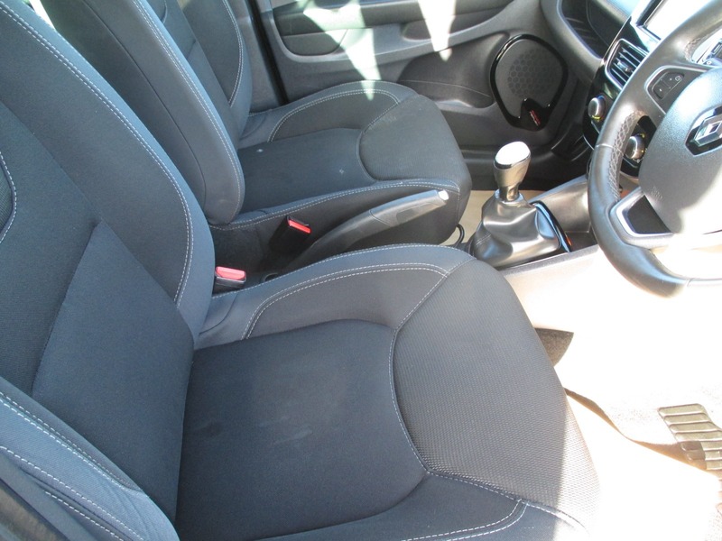 Used Renault Clio 2018 for sale - 76380204: Photo 21
