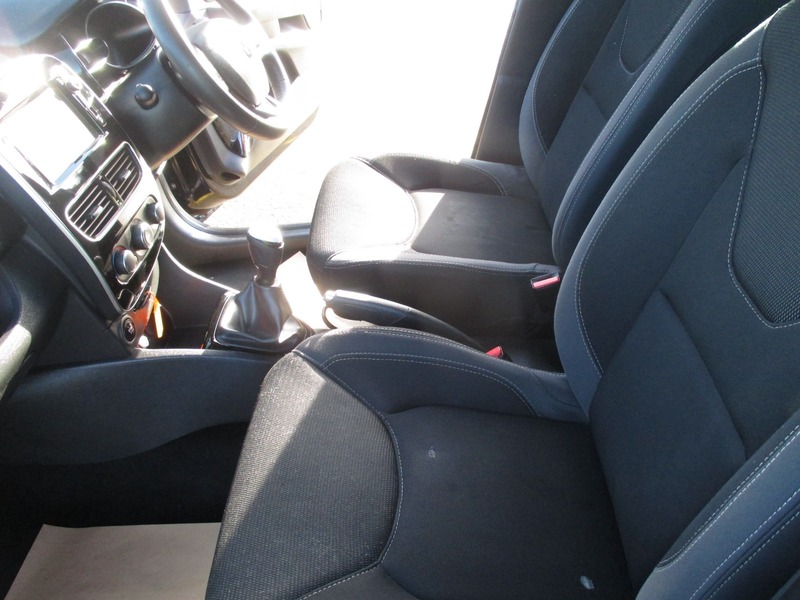 Used Renault Clio 2018 for sale - 76380204: Photo 31
