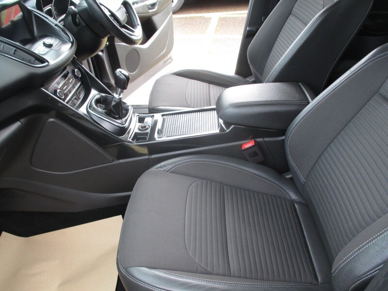 Used Ford Kuga 2017 for sale - 77399949: Photo 32