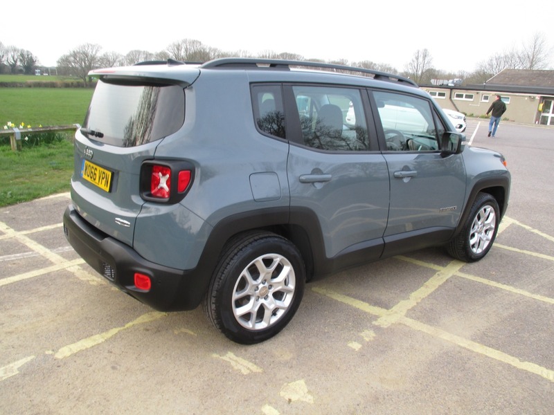 Used Jeep Renegade 2017 for sale - 77781224: Photo 8