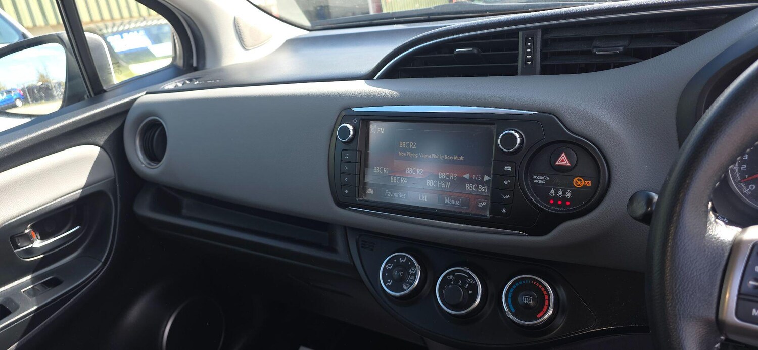 Used Toyota Yaris 2015 for sale - 78170553: Photo 11