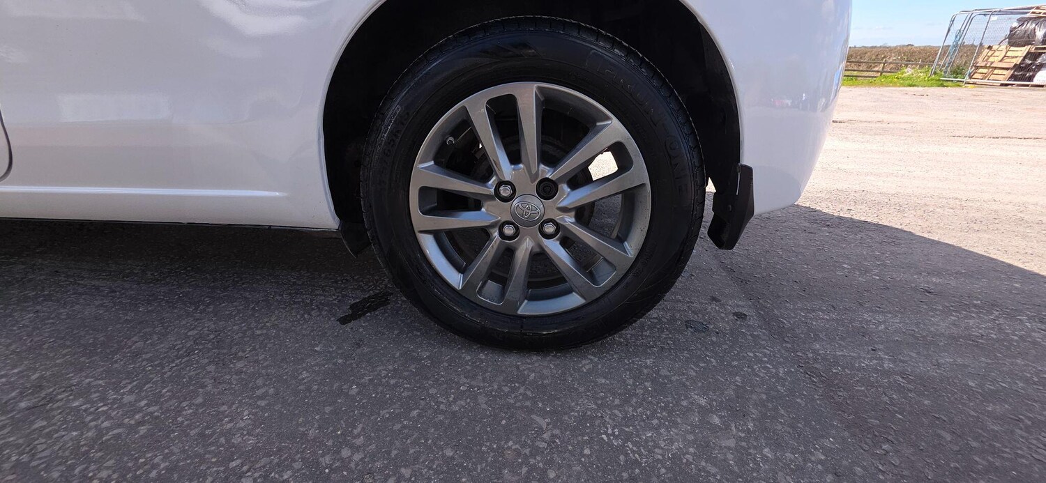 Used Toyota Yaris 2015 for sale - 78170553: Photo 24