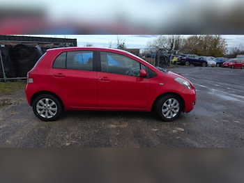 Used Toyota Yaris 2011 for sale - 77072910: Photo