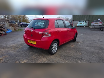 Used Toyota Yaris 2011 for sale - 77072910: Photo