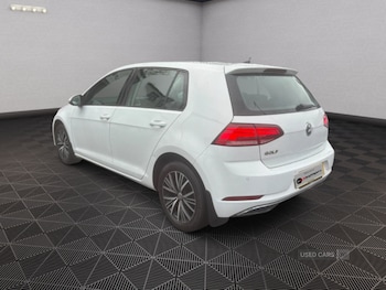 Used Volkswagen Golf 2018 for sale - 76927232: Photo