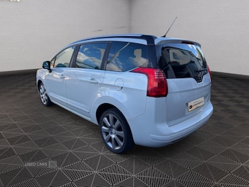 Used Peugeot 5008 2015 for sale - 79084994: Photo