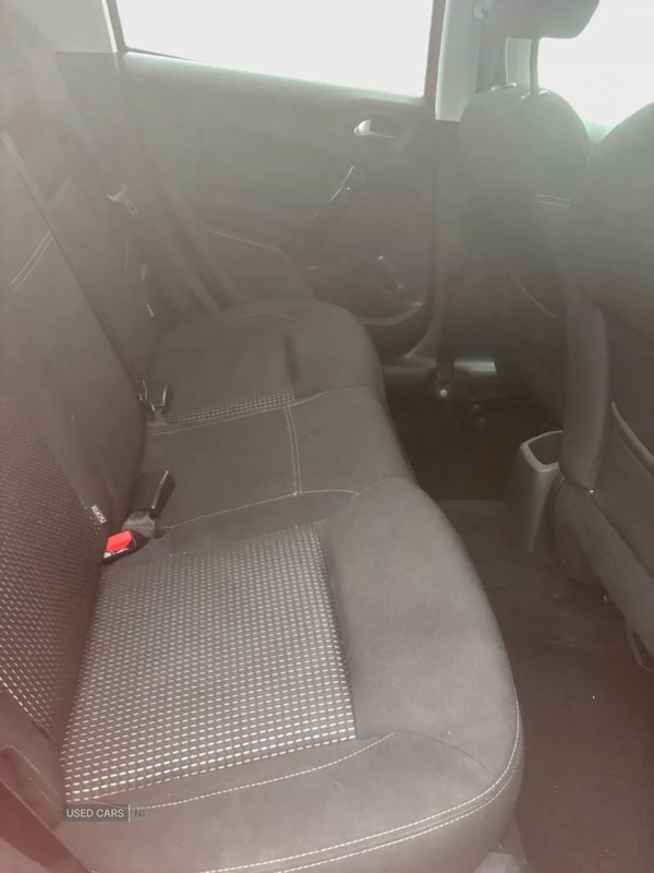 Used Peugeot 208 2015 for sale - 76998372: Photo 5