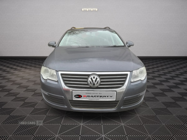 Used Volkswagen Passat 2010 for sale - 76998301: Photo 2