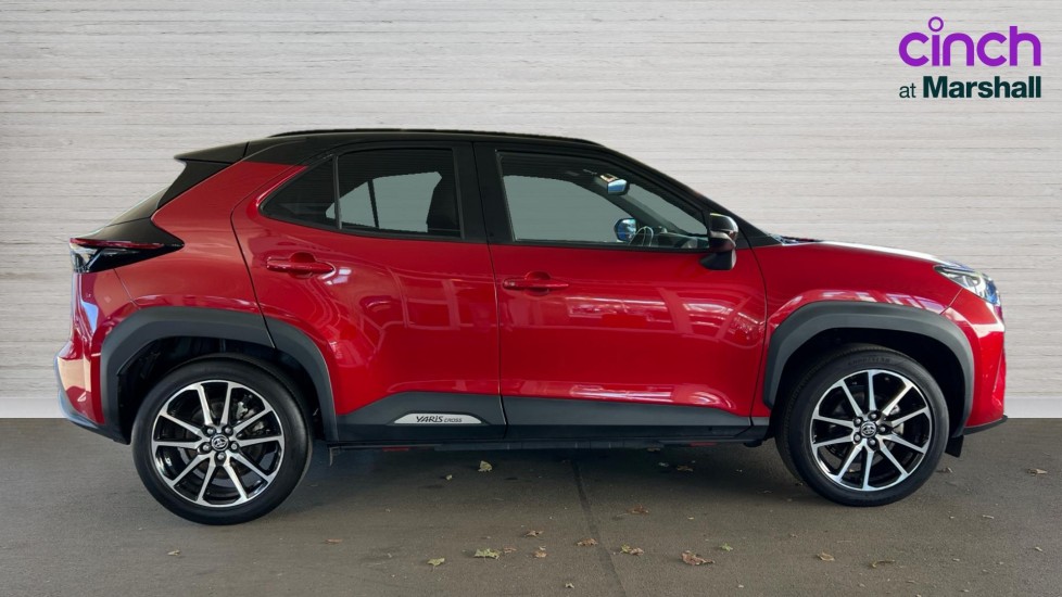 Used Toyota Yaris Cross 2023 for sale - 76869657: Photo 2