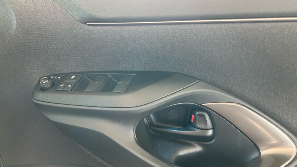 Used Toyota Yaris Cross 2023 for sale - 76869657: Photo 32