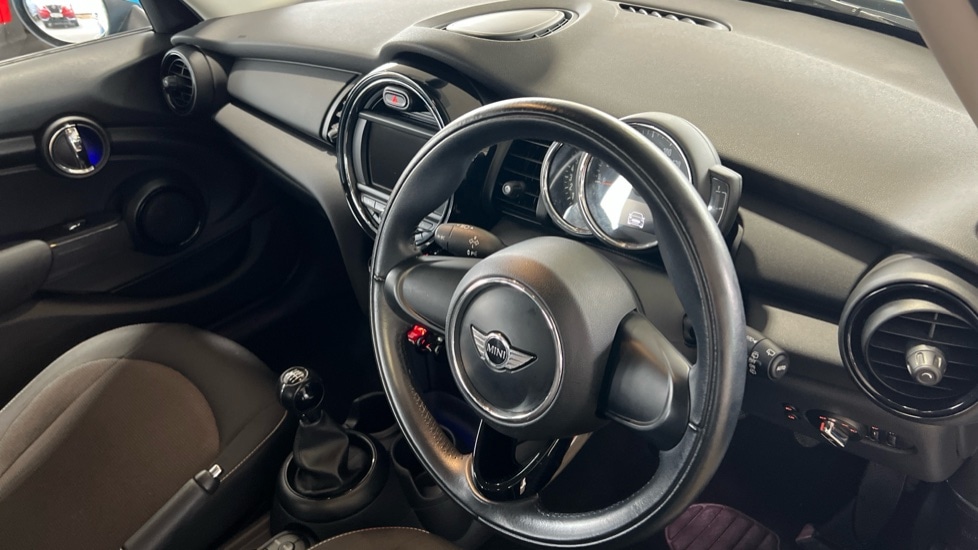 Used MINI Hatch 2018 for sale - 76901332: Photo 9