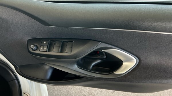 Used Toyota Yaris 2022 for sale - 75008682: Photo 30