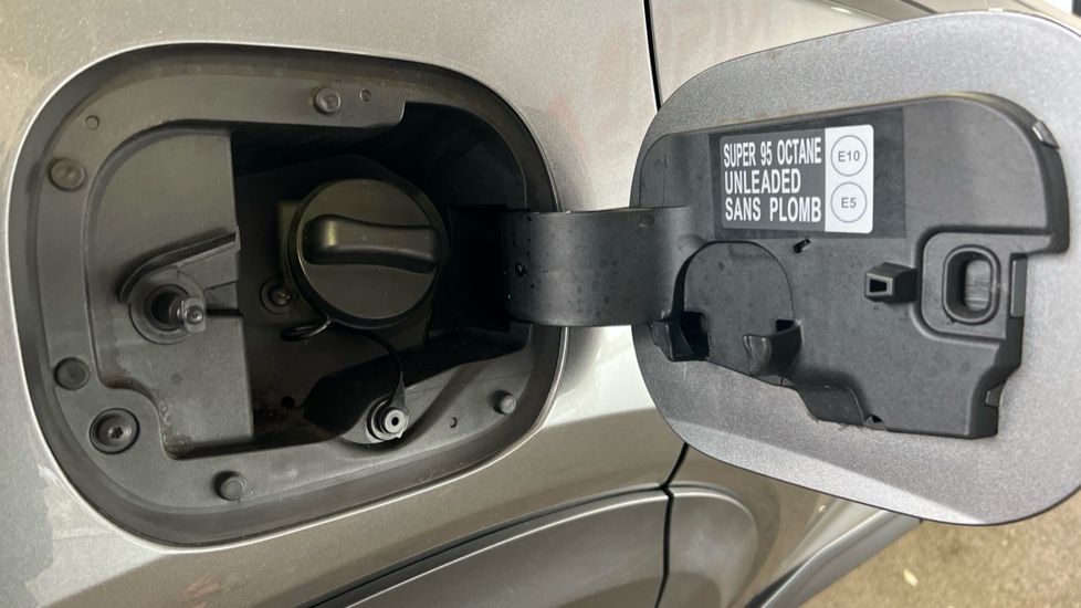 Used Nissan Juke 2024 for sale - 76609700: Photo 25