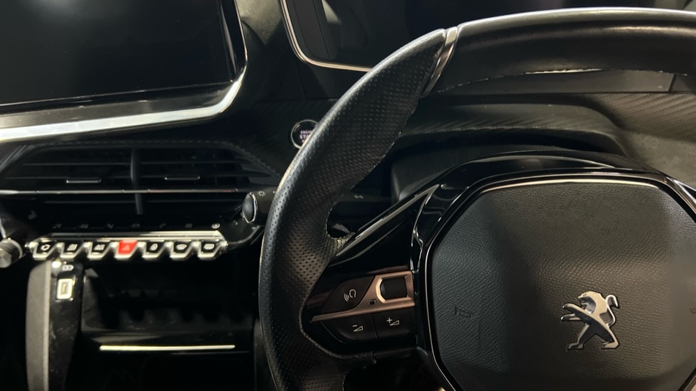 Used Peugeot 2008 2021 for sale - 76874815: Photo 12