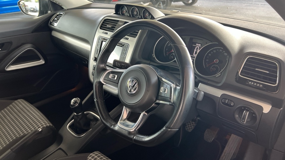Used Volkswagen Scirocco 2016 for sale - 76062061: Photo 9