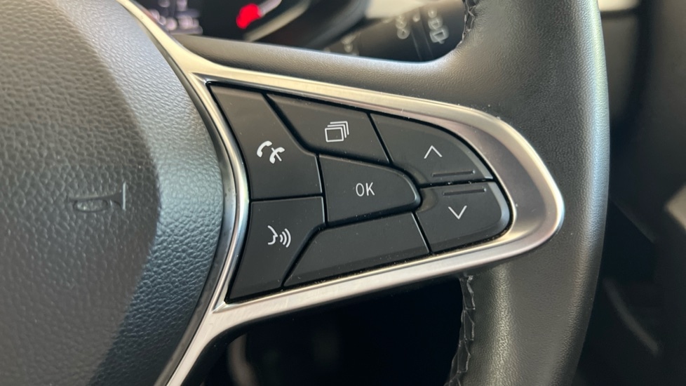 Used Renault Captur 2024 for sale - 76966793: Photo 24