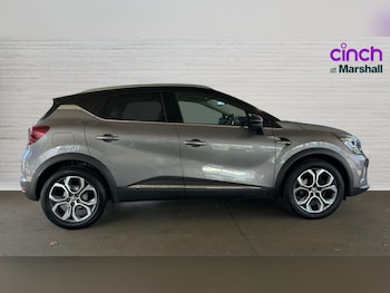 Used Renault Captur 2024 for sale - 76966793: Photo