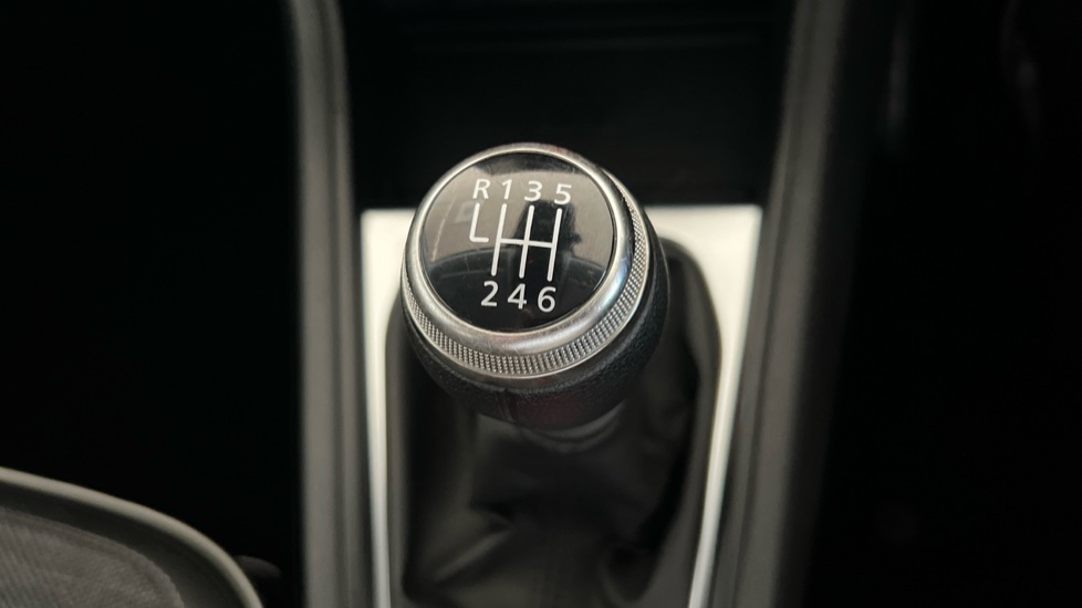 Used Renault Captur 2024 for sale - 76966793: Photo 31