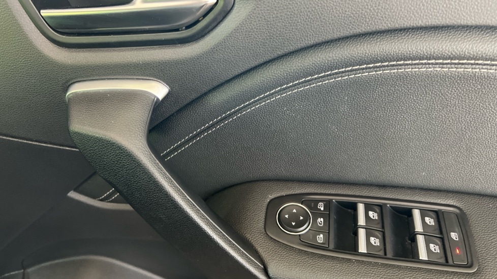 Used Renault Captur 2024 for sale - 76966793: Photo 32