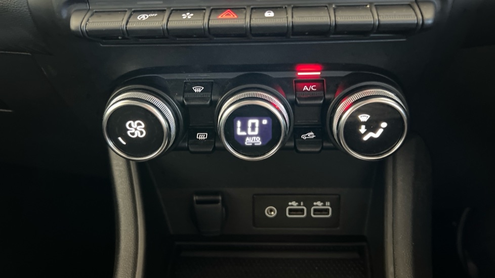 Used Renault Captur 2024 for sale - 76966793: Photo 36