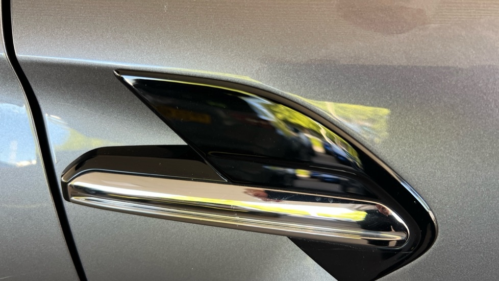 Used Renault Captur 2024 for sale - 76966793: Photo 44