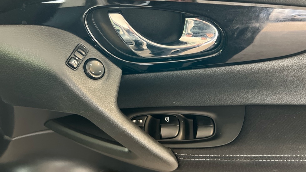 Used Nissan Qashqai 2017 for sale - 75954772: Photo 32
