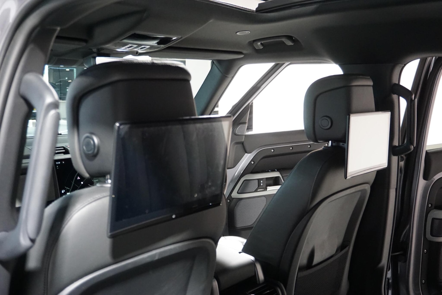 Used Land Rover Defender 2024 for sale - 77016431: Photo 16