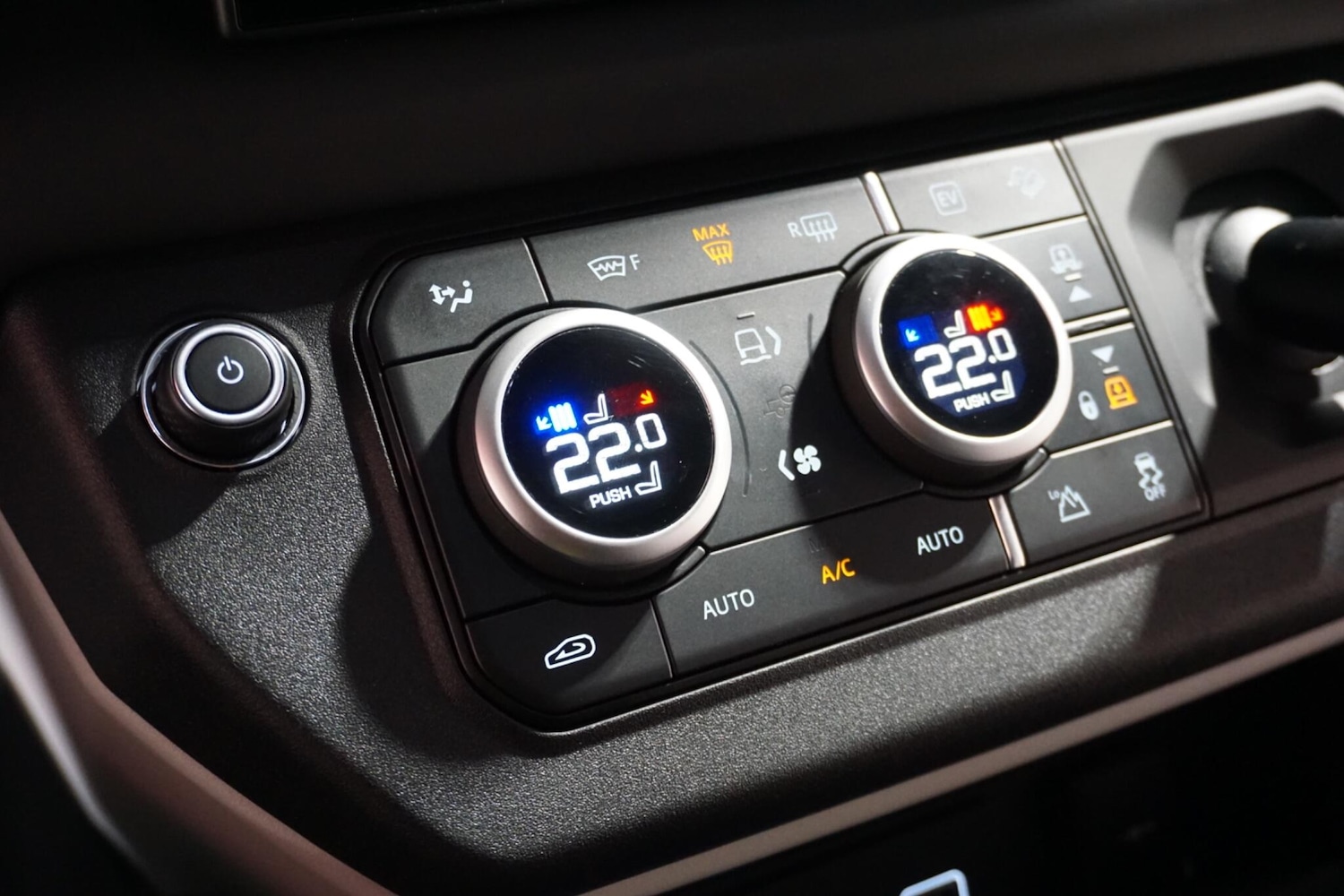 Used Land Rover Defender 2024 for sale - 77016431: Photo 65