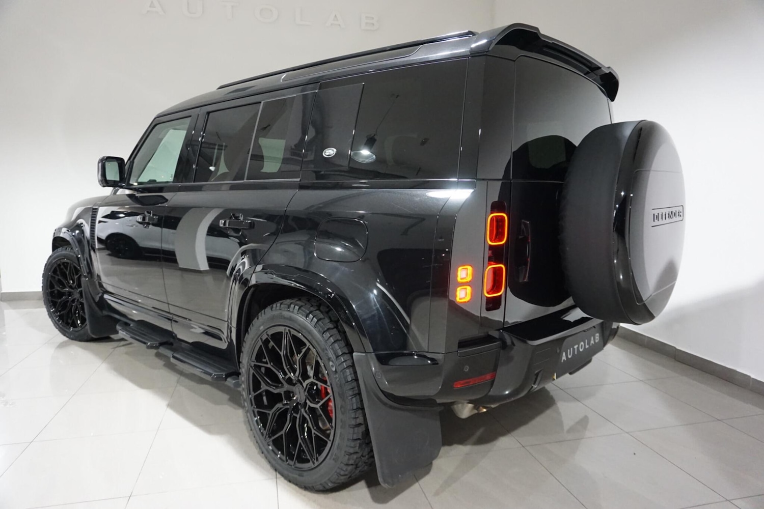 Used Land Rover Defender 2024 for sale - 77029074: Photo 29