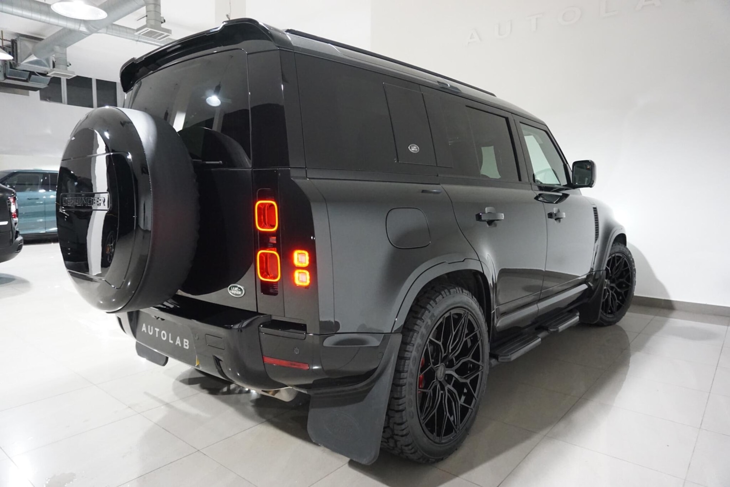 Used Land Rover Defender 2024 for sale - 77029074: Photo 31