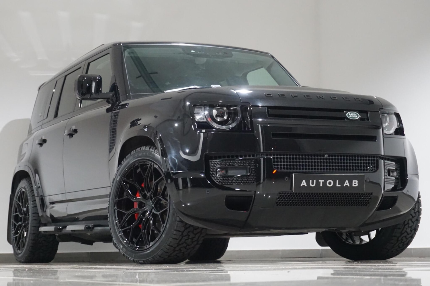 Used Land Rover Defender 2024 for sale - 77029074: Photo 32