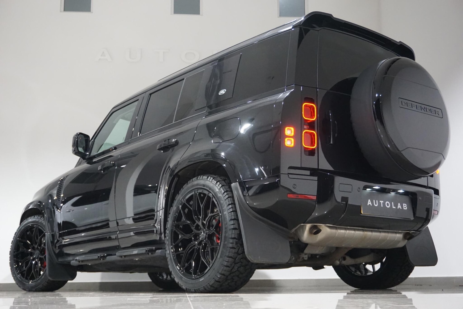 Used Land Rover Defender 2024 for sale - 77029074: Photo 38