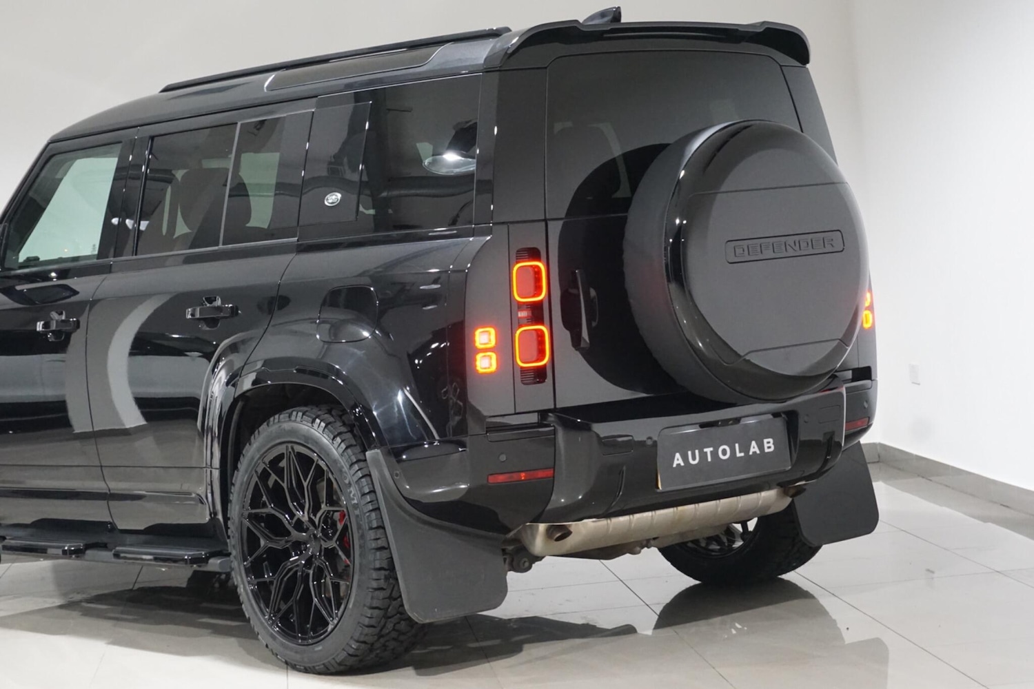 Used Land Rover Defender 2024 for sale - 77029074: Photo 44