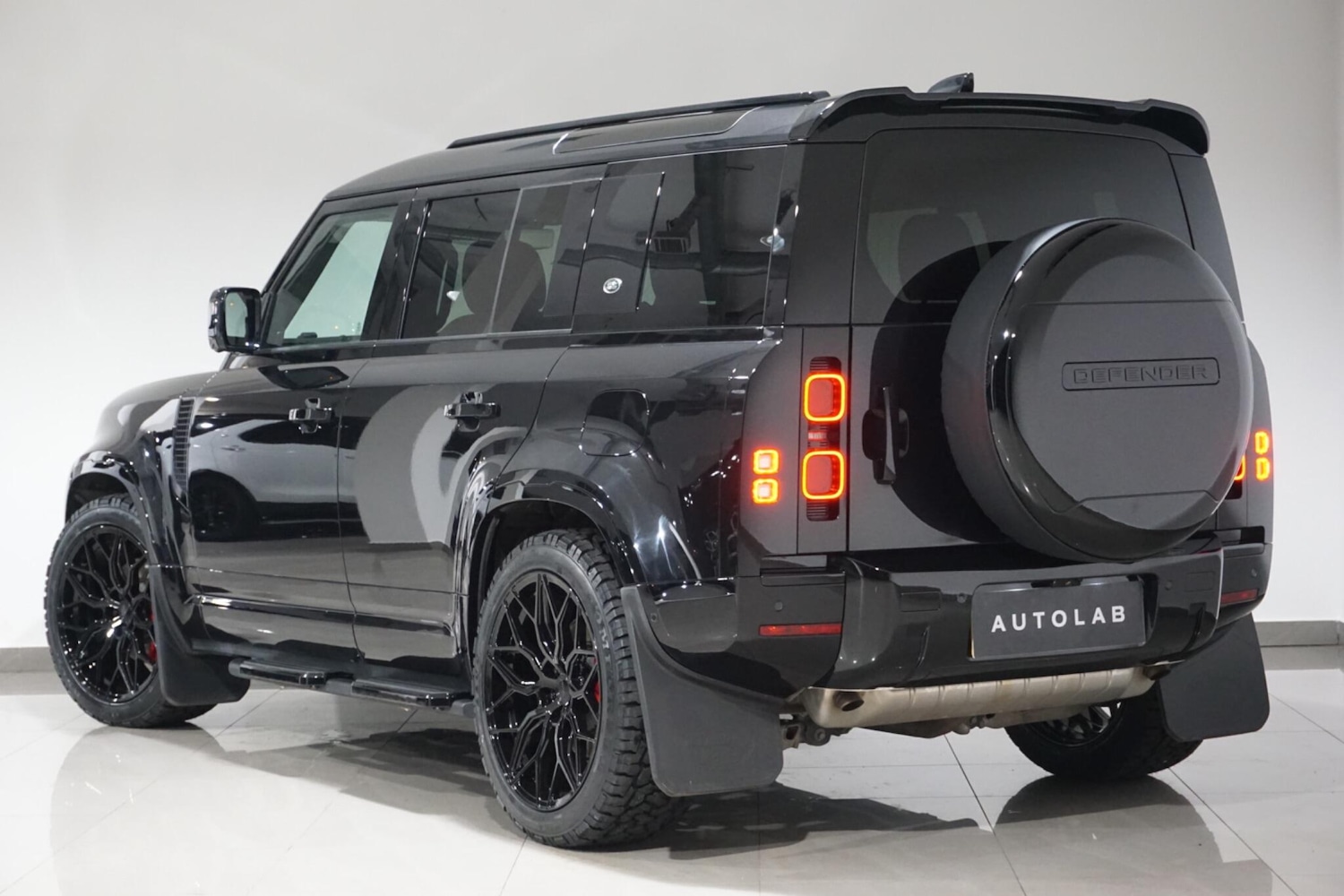 Used Land Rover Defender 2024 for sale - 77029074: Photo 6