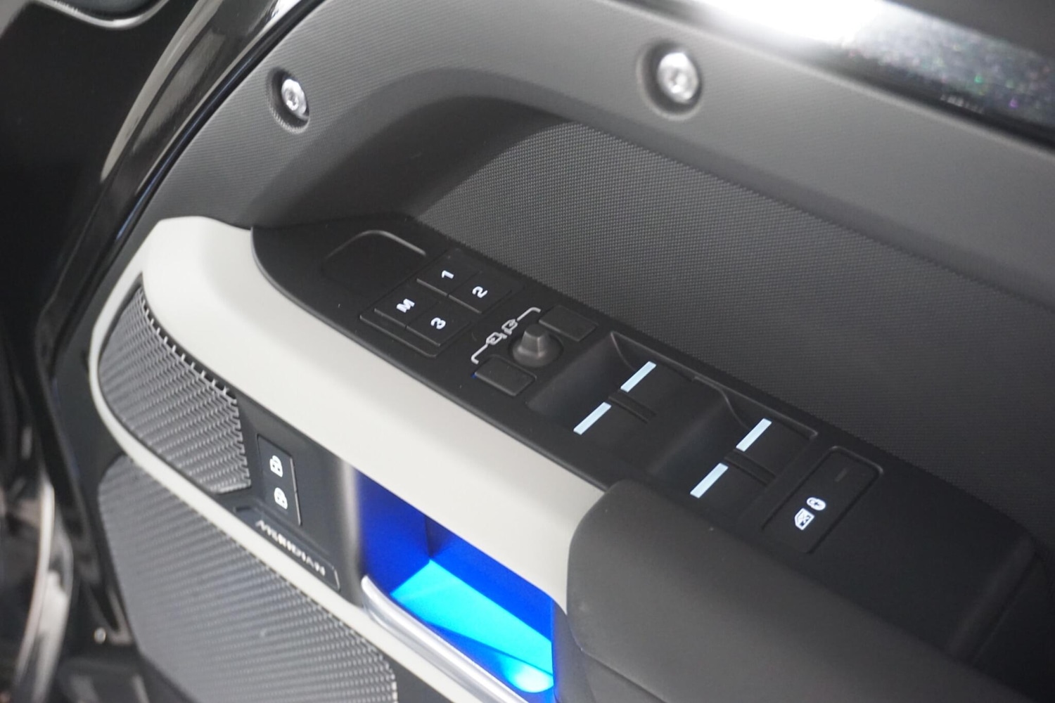 Used Land Rover Defender 2024 for sale - 77029074: Photo 68