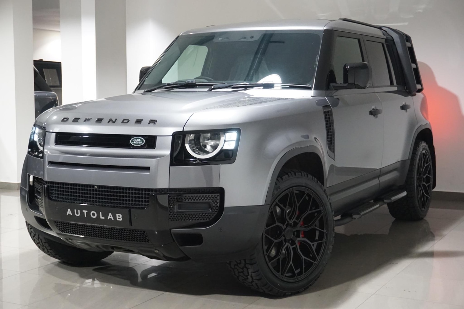 Used Land Rover Defender 110 for sale - 76476480: Photo 15